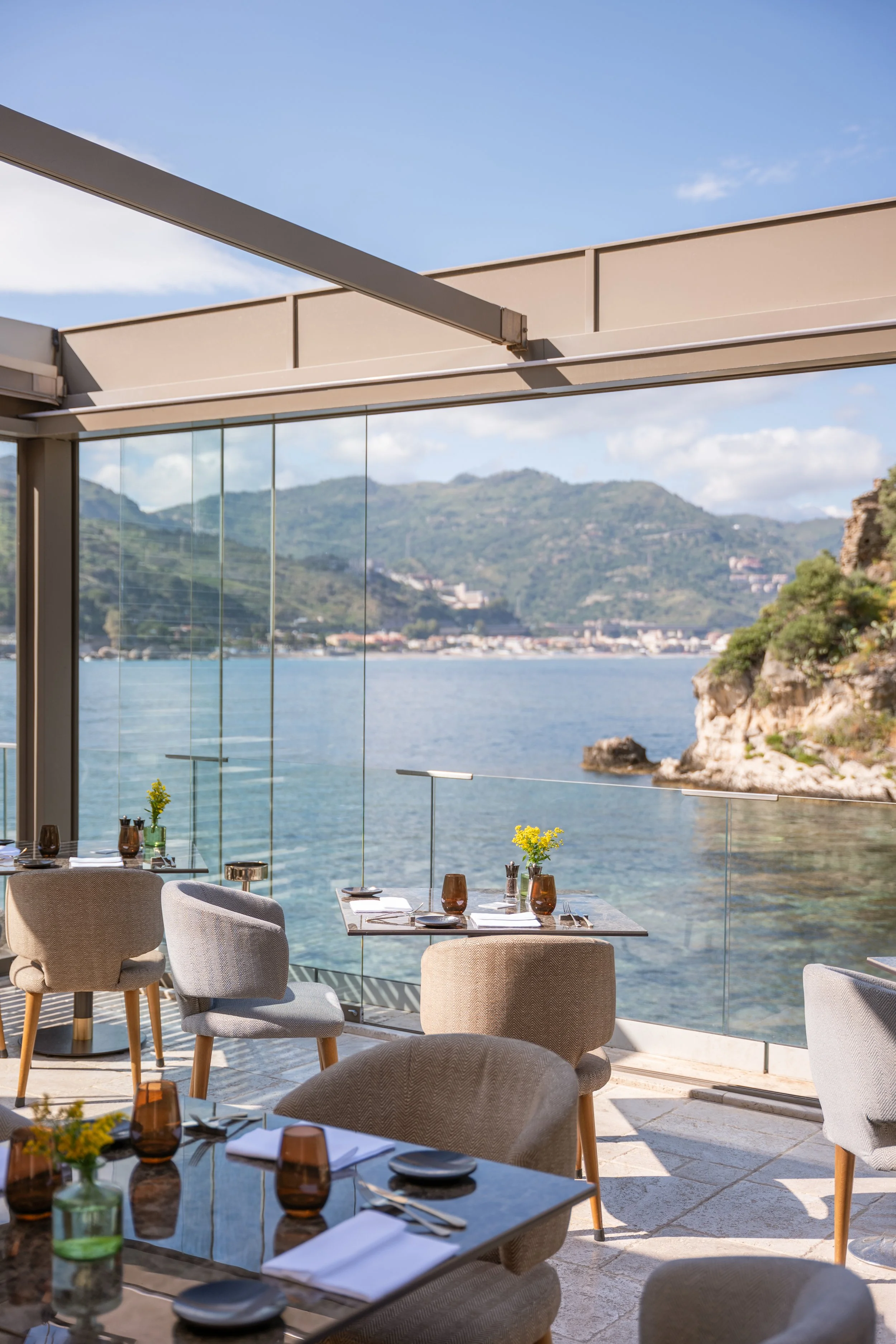 VRetreats Atlantis Bay — Kori Bar photography