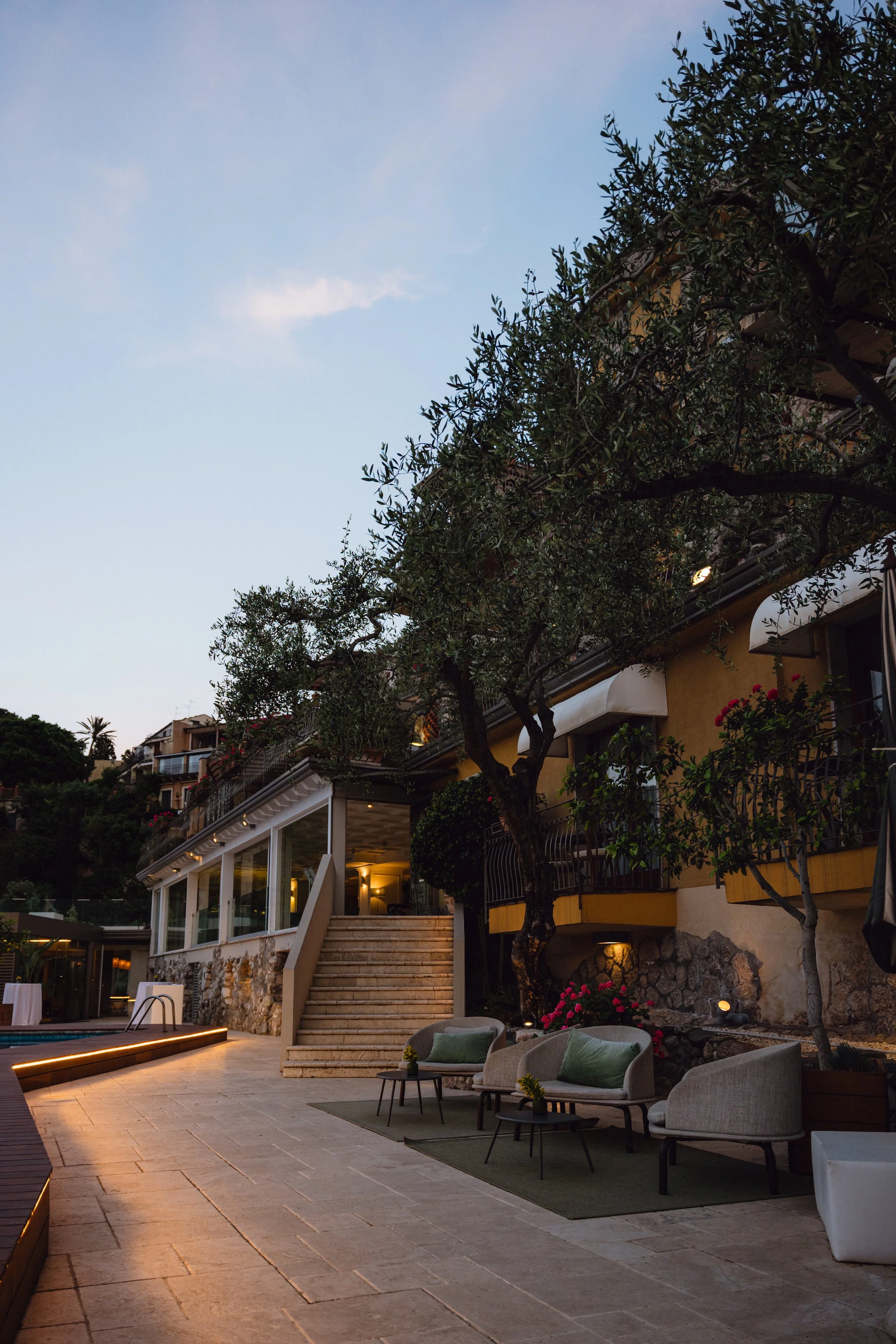 VRetreats Atlantis Bay — Kori Bar photography